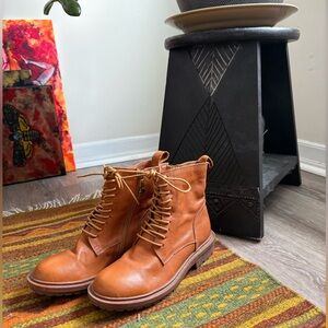 Dwarves Women’s Yellow Leather Boots Size 37